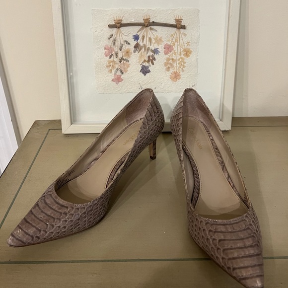 Calvin Klein kitten heels - size 6.5 - Picture 4 of 6